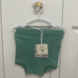 Kate Quinn retro bloomer